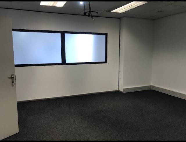 645M² OFFICE TO LET IN SPRINGFIELD